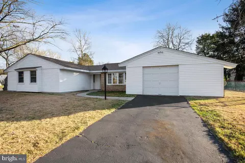 3301 Pinefield Ln, Waldorf, MD 20601