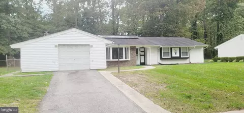 2550 Lisa Dr, Waldorf, MD 20601