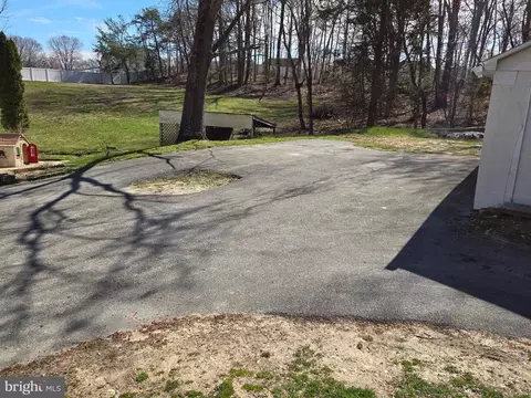 Exterior - 2370 Davis Rd, Waldorf, MD 20603 photo 3 of 5