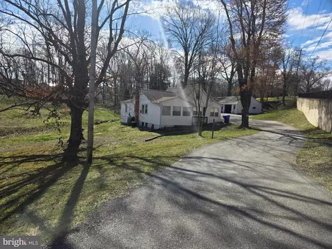 2370 Davis Rd, Waldorf, MD 20603