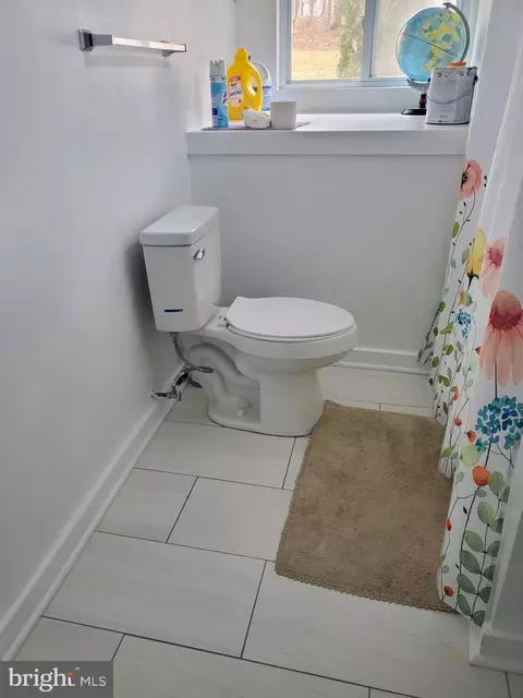 Bath - 2370 Davis Rd, Waldorf, MD 20603 photo 6 of 6