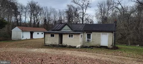 Mt Victoria Road, Newburg, MD 20664