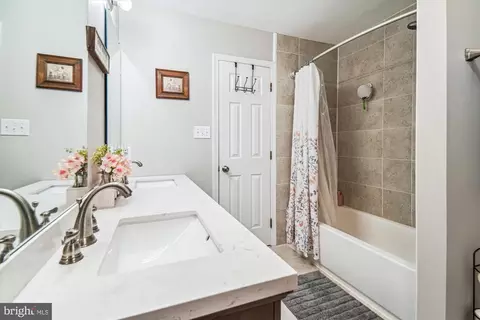 Bath - 128 E Quail Ln, La Plata, MD 20646 photo 2 of 3