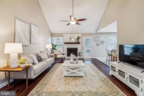 Living - 128 E Quail Ln, La Plata, MD 20646 photo 1 of 10