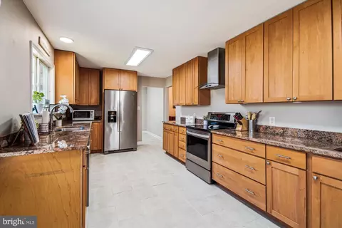 Kitchen - 128 E Quail Ln, La Plata, MD 20646 photo 8 of 8