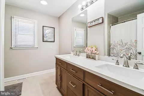 Bath - 128 E Quail Ln, La Plata, MD 20646 photo 1 of 3