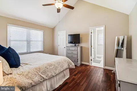 Bedroom - 128 E Quail Ln, La Plata, MD 20646 photo 3 of 7