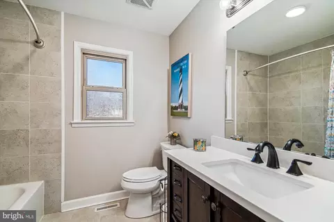 Bath - 128 E Quail Ln, La Plata, MD 20646 photo 3 of 3