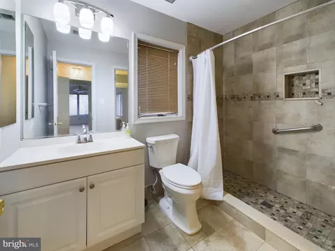 Bath - 14945 Abelia Ct, Swan Point, MD 20645 photo 2 of 8