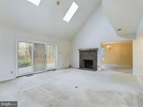 Living - 14945 Abelia Ct, Swan Point, MD 20645 photo 2 of 4