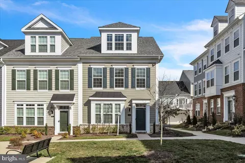 411 Buckeye Cir, La Plata, MD 20646