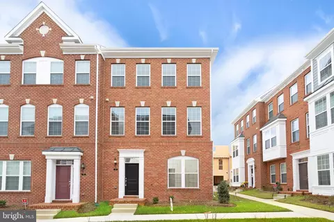 93 Jockey Dr, La Plata, MD 20646