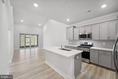 10565 Mount Rainier Pl, White Plains, MD 20695 photo 4