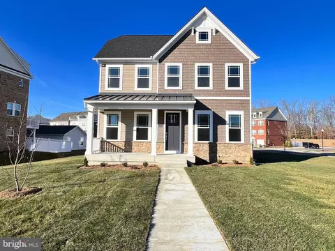 11217 St Luke Dr, White Plains, MD 20695