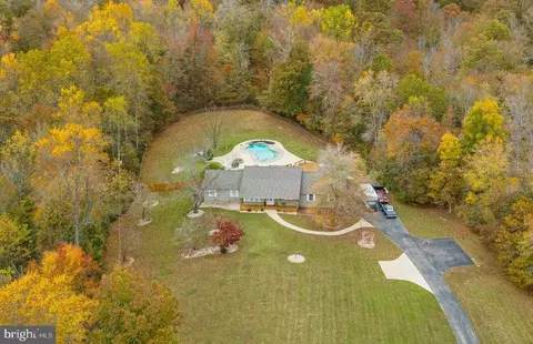 6240 Port Tobacco Rd, La Plata, MD 20646
