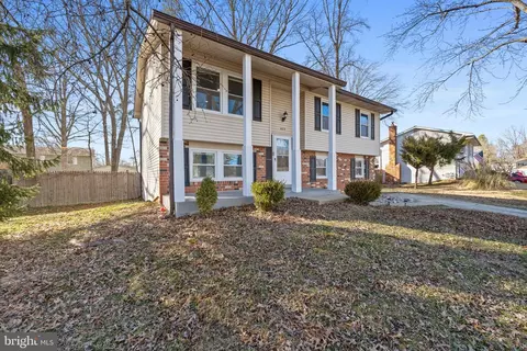 409 University Dr, Waldorf, MD 20602