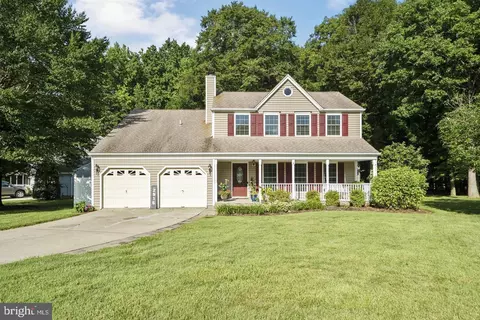 2916 Crestview Ct, Waldorf, MD 20603