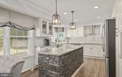 2916 Crestview Ct, Waldorf, MD 20603 photo 8