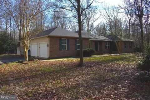 11465 Dobbins Ln, La Plata, MD 20646