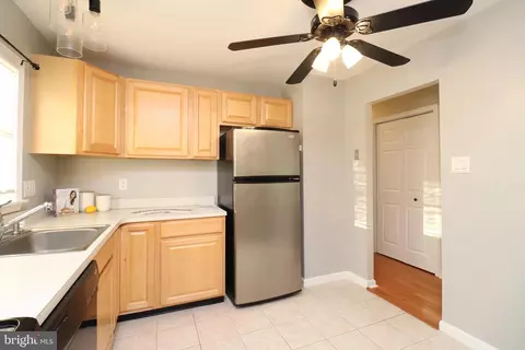 Kitchen - 10 Macroom Ct, Waldorf, MD 20602 photo 3 of 3