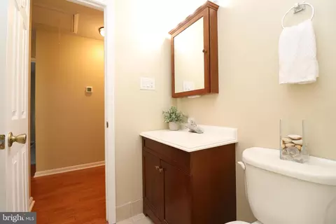 Bath - 10 Macroom Ct, Waldorf, MD 20602 photo 2 of 7