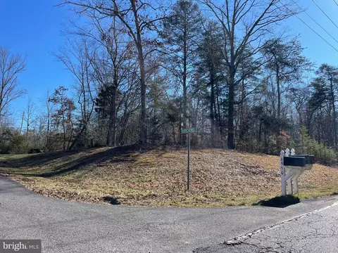 6951 Rustic Acres Pl, La Plata, MD 20646 photo 1