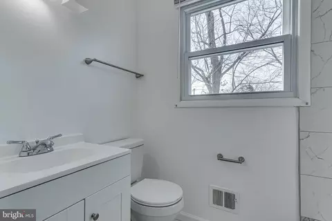 Bath - 225 Compton Rd, Waldorf, MD 20602 photo 2 of 2