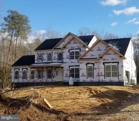 14450 Pathfinder Ct, Hughesville, MD 20637