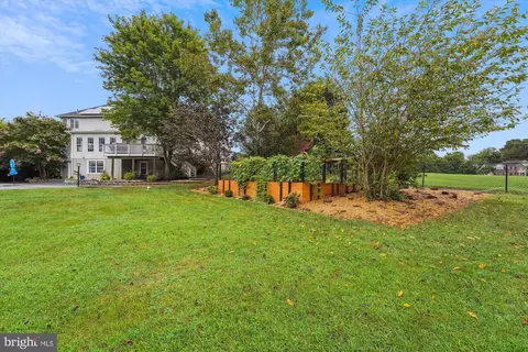 Exterior - 5265 Celestial Ln, Waldorf, MD 20601 photo 14 of 26