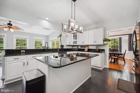 Kitchen - 5265 Celestial Ln, Waldorf, MD 20601 photo 5 of 11