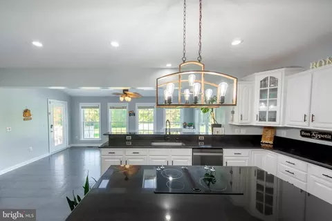 Kitchen - 5265 Celestial Ln, Waldorf, MD 20601 photo 4 of 11