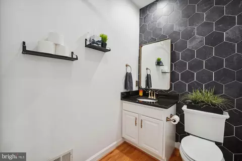 Bath - 5265 Celestial Ln, Waldorf, MD 20601 photo 1 of 7