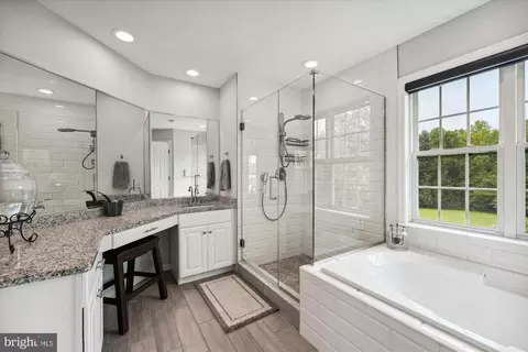 Bath - 5265 Celestial Ln, Waldorf, MD 20601 photo 3 of 7