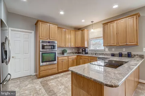 Kitchen - 12936 Broadview Run Dr, Waldorf, MD 20602 photo 2 of 4