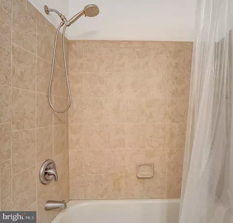 Bath - 12936 Broadview Run Dr, Waldorf, MD 20602 photo 6 of 7
