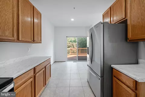Kitchen - 3716 Midlothian Pl, Waldorf, MD 20602 photo 8 of 8