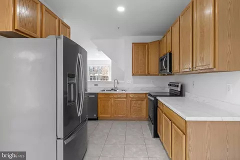 Kitchen - 3716 Midlothian Pl, Waldorf, MD 20602 photo 5 of 8