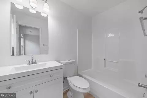 Bath - 3716 Midlothian Pl, Waldorf, MD 20602 photo 1 of 3