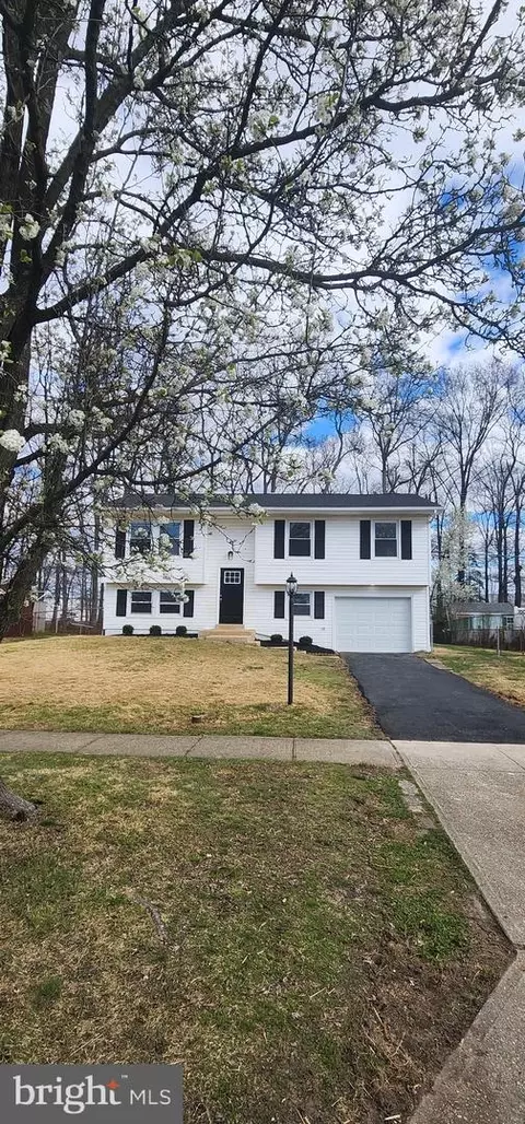 858 Copley Ave, Waldorf, MD 20602