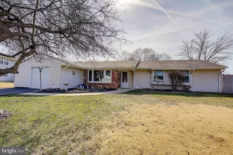 6202 Douglas Cir, Waldorf, MD 20601