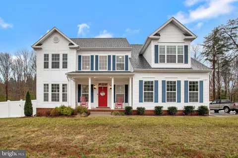 7389 Yellow Rose Ct, Hughesville, MD 20637