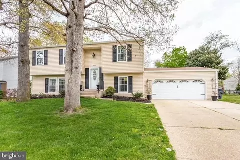 2574 Sussex Ct, Waldorf, MD 20602