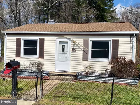 17 Glymont Rd, Indian Head, MD 20640