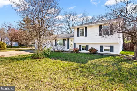 600 University Dr, Waldorf, MD 20602