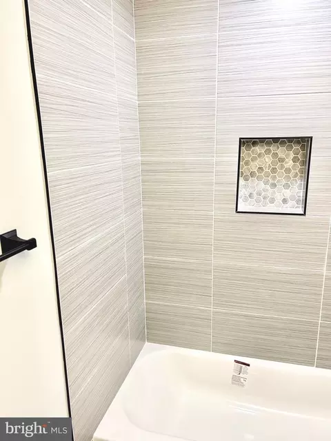 Bath - 4413 Eagle Ct, Waldorf, MD 20603 photo 2 of 10