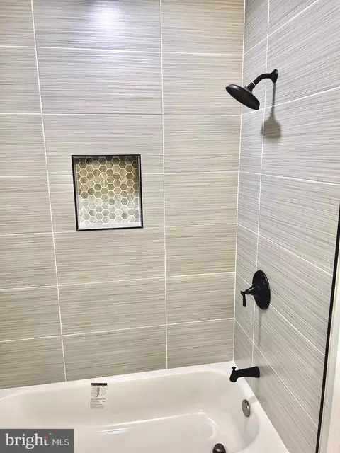 Bath - 4413 Eagle Ct, Waldorf, MD 20603 photo 3 of 10
