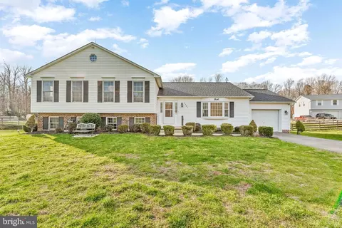 5285 Stowe Ln, Waldorf, MD 20601