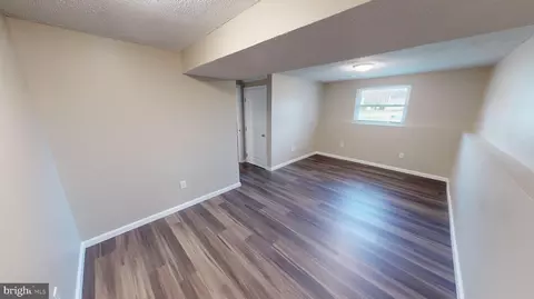 Living - 3319 Kitchen Ct, Waldorf, MD 20602 photo 2 of 3