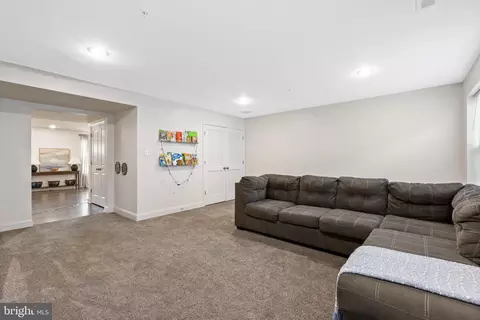 Entry Way - 11235 Thackeray Ln, White Plains, MD 20695 photo 7 of 11