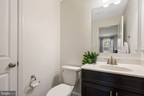 Entry Way - 11235 Thackeray Ln, White Plains, MD 20695 photo 4 of 11